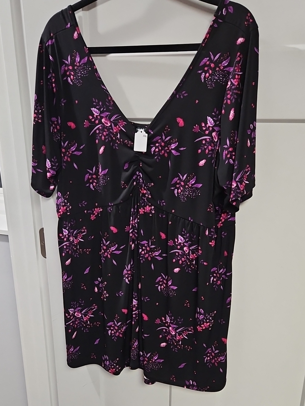 Torrid Floral Tunic Top  in Black & Pink Size 3